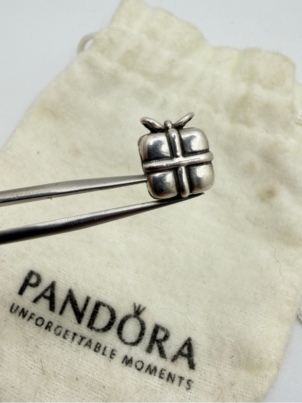Pandora Sterling Silver‎ "Present" charm/bead - #790300 - PA068